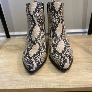 Design Lab python Chelsea boots